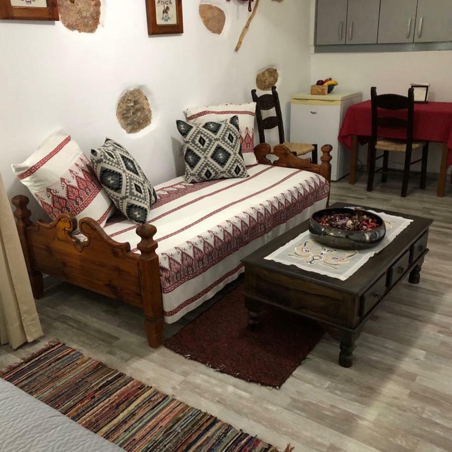 Little Cottage Athena Bagian luar foto